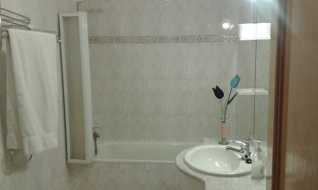 Apartamentos Rascafria Cerquilla Bilik gambar