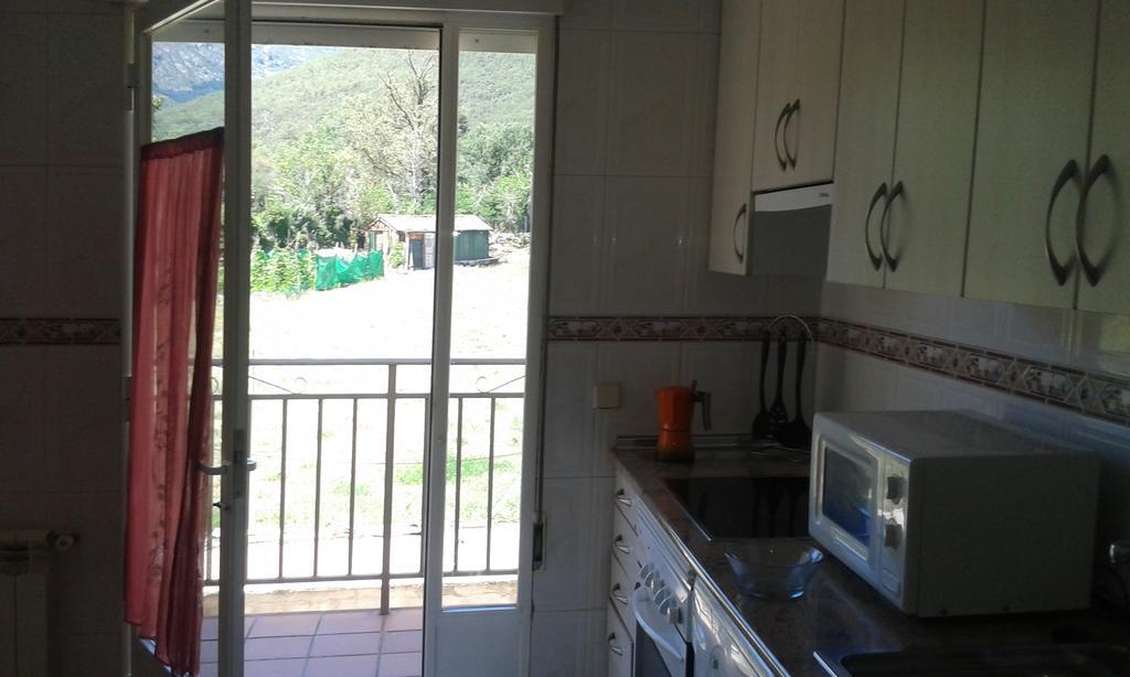 Apartamentos Rascafria Cerquilla Bilik gambar